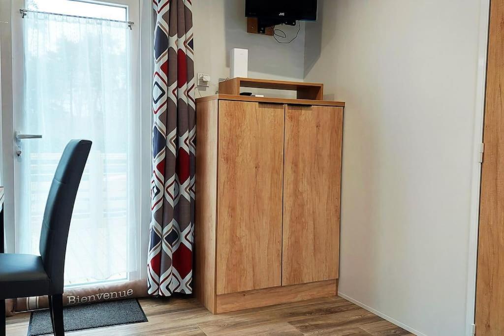 Mobil-home Spacieux Et Confortable Avec Terrasse Bien Exposee Ferienhaus Marcilly-sur-Eure