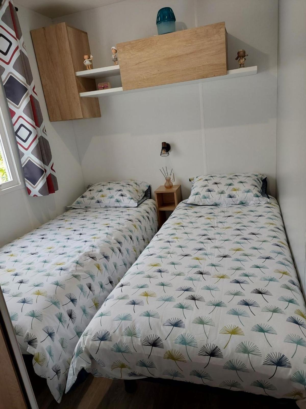 Mobil-home Spacieux Et Confortable Avec Terrasse Bien Exposee Ferienhaus Marcilly-sur-Eure