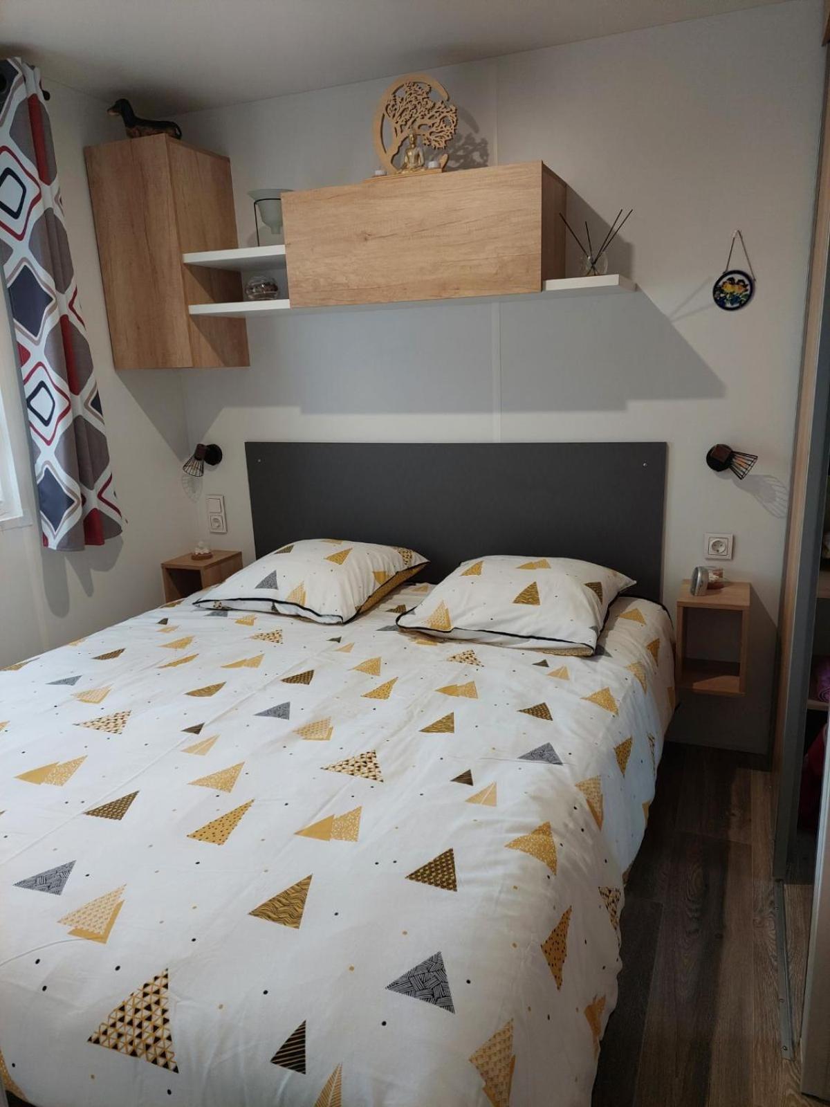 Mobil-home Spacieux Et Confortable Avec Terrasse Bien Exposee *