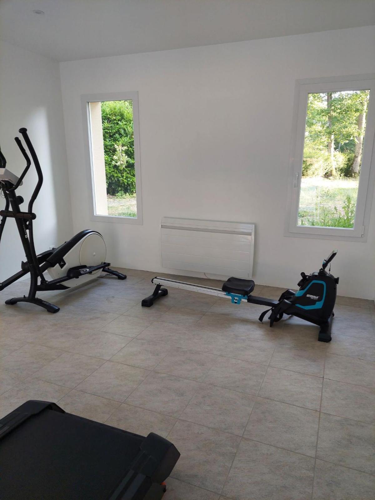 Ferienhaus Mobil-home Spacieux Et Confortable Avec Terrasse Bien Exposee Marcilly-sur-Eure
